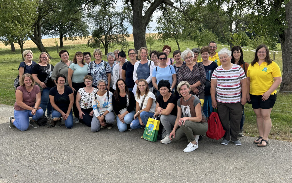 Gruppenfoto der Bäuerinnen.